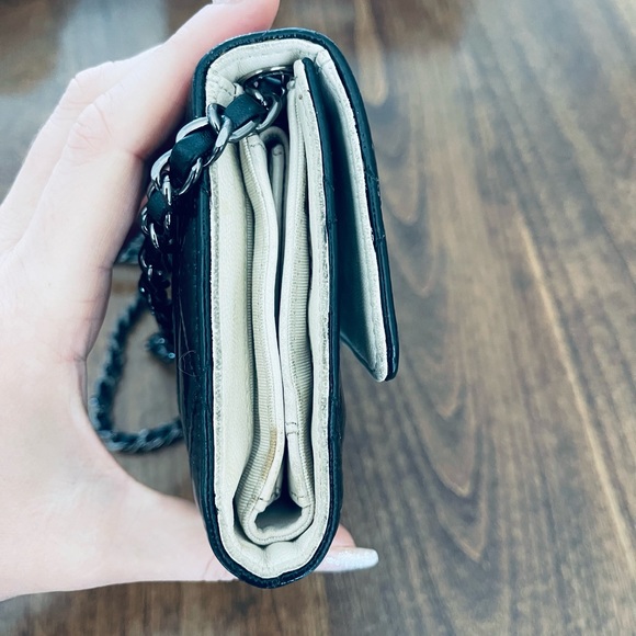 SOLD! Chanel Classic Quilted Patent Leather Wallet on chain, black - Picture 14 of 17
